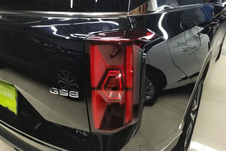 Used GAC Trumpchi GS8 2022 Linghang Series 2.0 TGDI Two-Wheel Drive Luxury Smart Connectivity Version (6 Seats)
