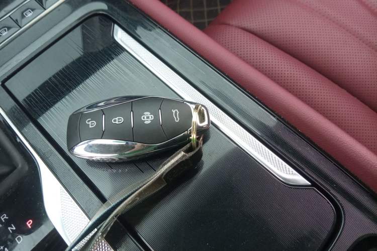 Used Hongqi H5 2025 1.5T DCT Qiyun 500 000th Unit Commemorative Edition
