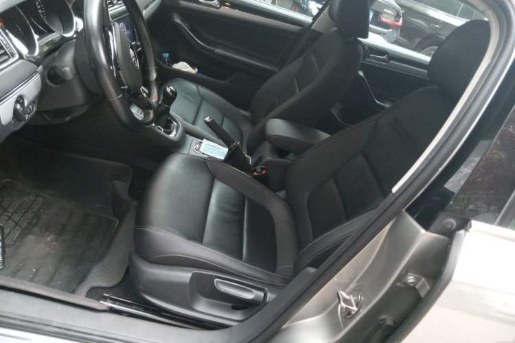 Used Volkswagen Sagitar 2018 1.6L Manual Comfort Model Left Front Seat