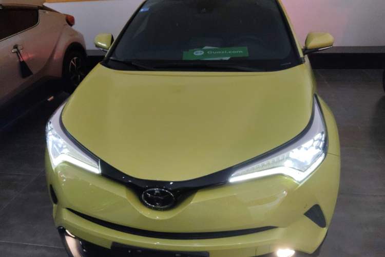 Used Toyota C-HR 2018 2.0L Luxury Sunroof Version China VI Standard Exterior 1