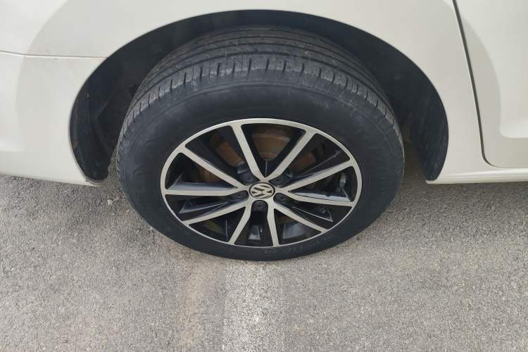 Used Volkswagen Jetta 2015 1.6L Manual Fashion Edition