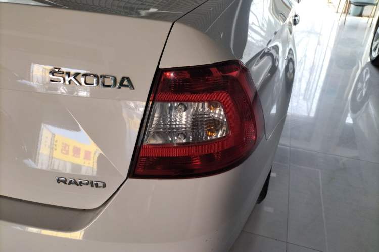 Used Skoda Rapid 2013 1.4L Manual Enjoyment Model
