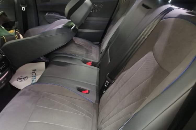 Used Volkswagen Teramont 2025 Tiguan Pro 450TSI Four-Wheel Drive Summit Edition Left Rear Seat