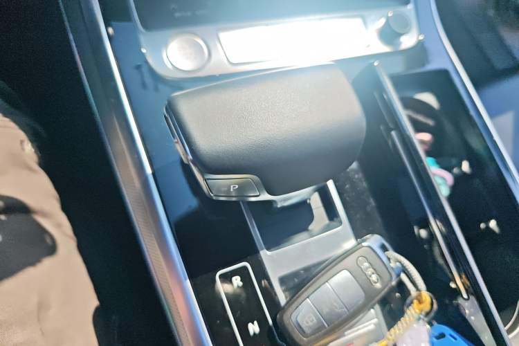 Used Audi Q8 2019 45 TFSI Luxury Prestige Edition Gear Lever