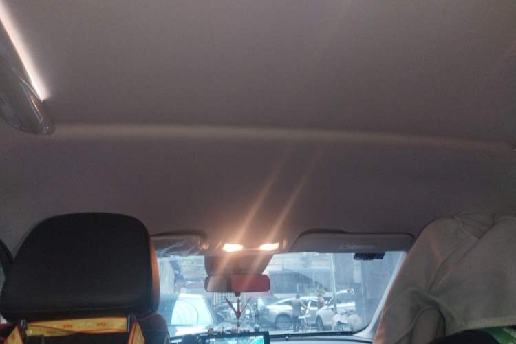 Used Hongqi E-QM5 2022 431 km Charge & Enjoy Edition