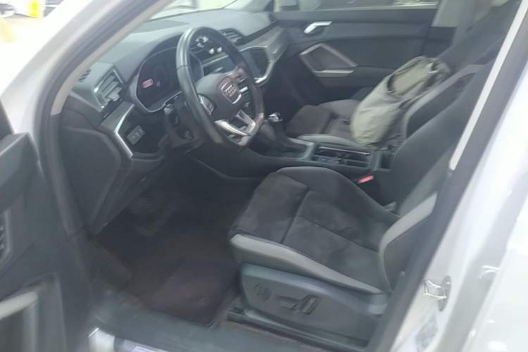 Used Audi Q3 2021 35 TFSI Fashion Dynamic Model