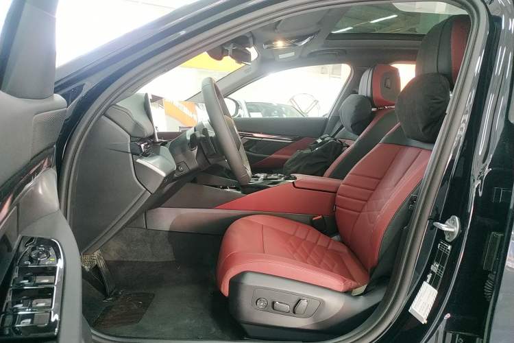 Used BMW 5 Series 2026 Facelift Model 525Li M Sport Package
