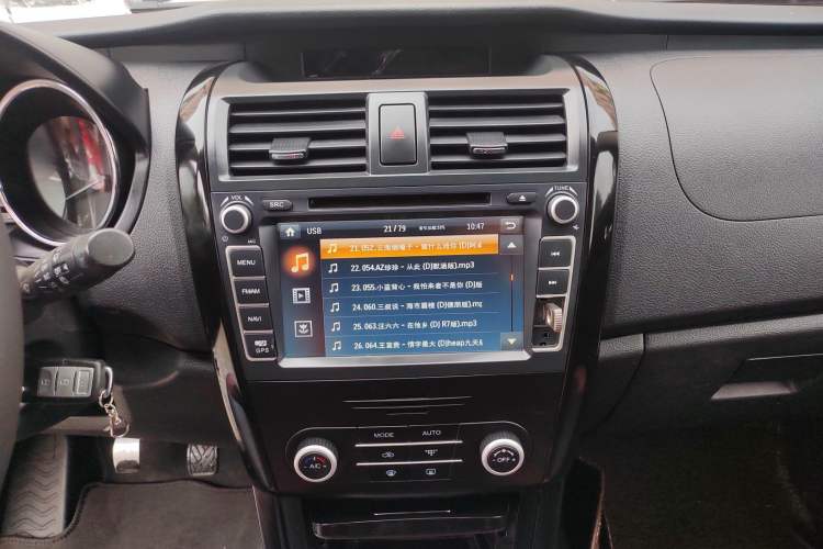 Used HYOSOW S3 2014 1.5L Luxury Version China IV Emission Standard
