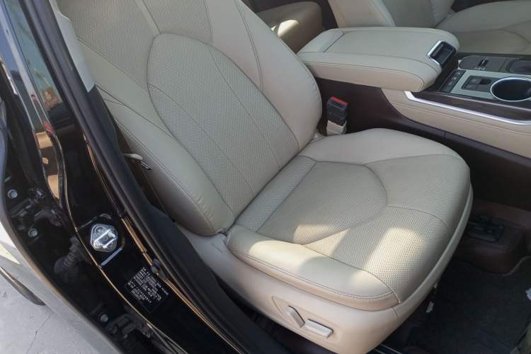 Used Toyota Highlander 2022 Dual-Engine 2.5L Four-Wheel Drive Supreme Edition 7-Seater
