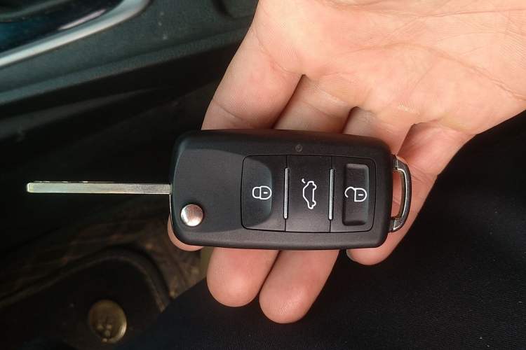 Used Chevrolet Monza 2022 320 Automatic Enjoyment Sunroof Version Vehicle Key