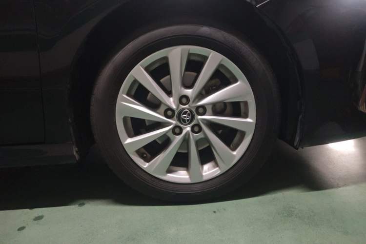 Used Toyota Camry 2021 2.0G Luxury Edition
