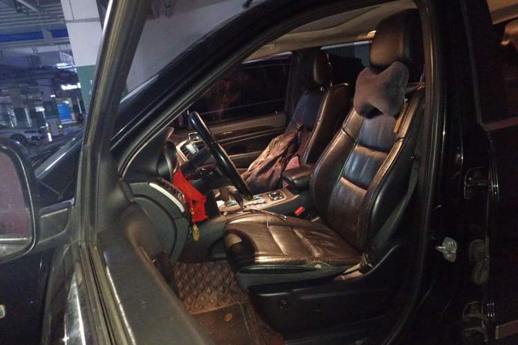 Used Jeep Grand Cherokee 2011 Revised Version 3.6L Comfort Edition
