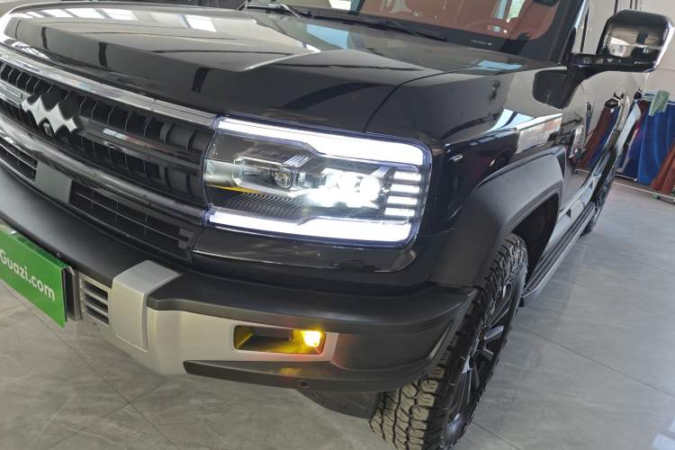 Used Formula Leopard Leopard 5 2023 Navigator Edition
