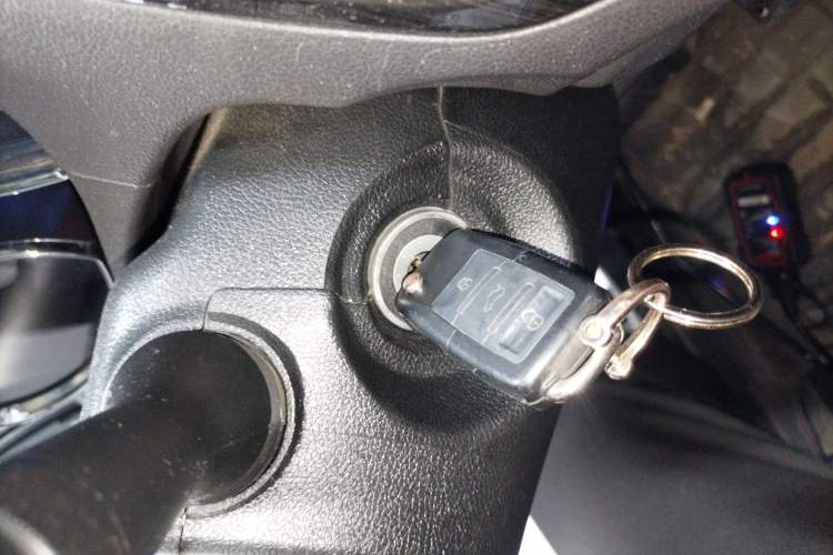 Used FAW Yingzhi G3 2016 1.5L Manual Comfort Edition Interior 1