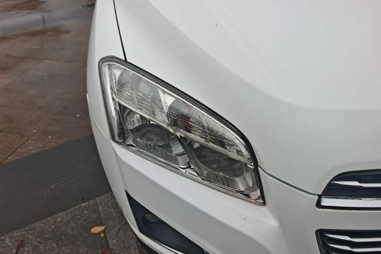 Used Chevrolet Trax 2016 1.4T Automatic Two-Wheel Drive Luxury Version Right Front Headlight