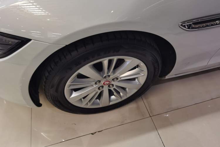 Used Jaguar XFL 2019 XFL 2.0T 200PS Two-Wheel-Drive Luxury Edition Left Front Wheel Hub