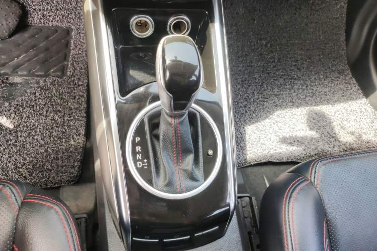 Used Zotye Domy X5 2015 1.5T CVT Landlord Model China IV Standard
