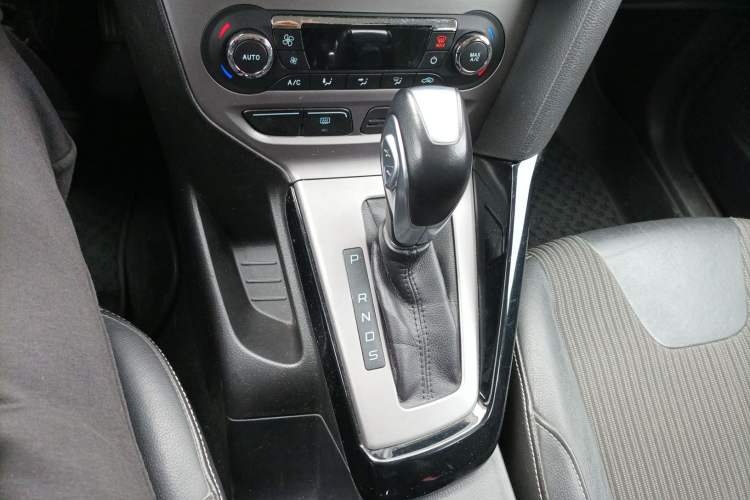 Used Ford Focus 2012 Hatchback 1.6L Automatic Fashion Edition