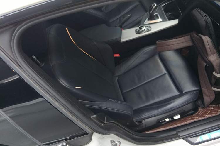 Used BMW 4 Series 2017 425i Gran Coupe Luxury M Sport Package Right Front Seat