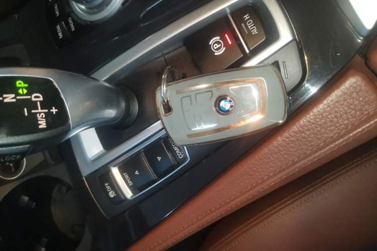 Used BMW 5 Series 2017 520Li Elegant Edition
