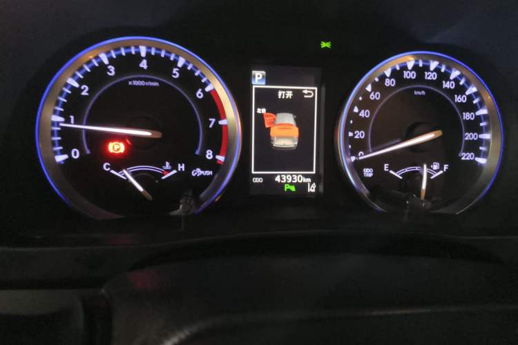 Used Toyota Highlander 2018 2.0T Four-Wheel Drive Knight Edition 7 Seats China VI Standard Odometer Close Up