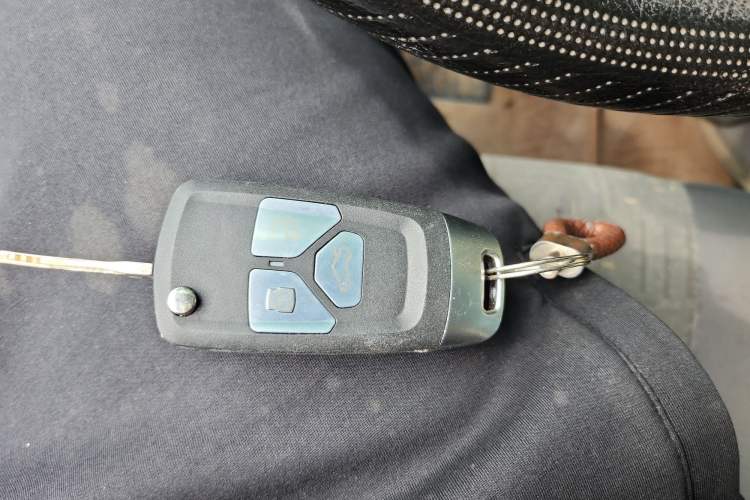 Used Foton MP-X E 2014 2.0L Wealth Express Classic Edition Basic Configuration with 4Gi-VVT
