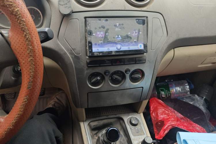 Used JMC Yuhu 7 2012 2.4T Four-Wheel Drive Manual Standard Edition JX4D24 Audio And AC Panel