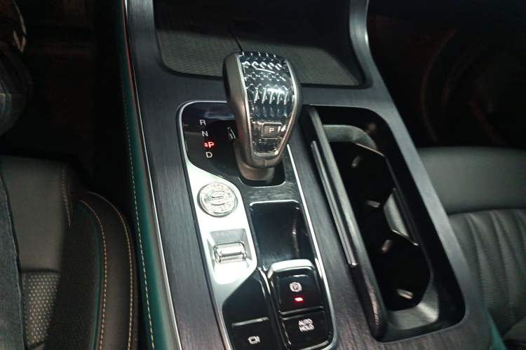 Used GAC Trumpchi GS8 2022 Flagship Series 2.0 TGDI Four-Wheel Drive Luxury Smart Connectivity Version (7 Seats)