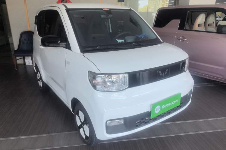 Used Wuling Hongguang MINIEV 2022 Zizai Version Lithium Iron Phosphate Front Right 45 Deg