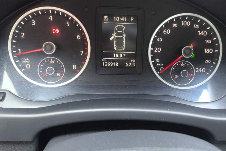 Used Volkswagen Tiguan 2012 2.0 TSI Automatic All-Wheel Drive Elite Edition Odometer Close Up