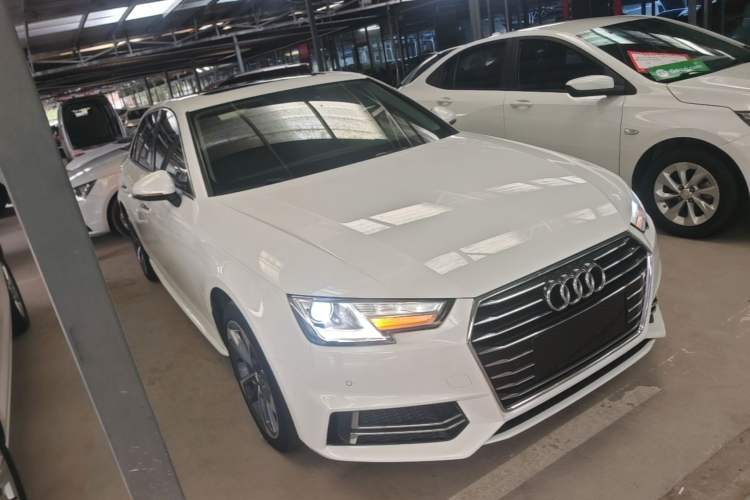 Used Audi A4L 2019 40 TFSI Ambition China VI Front Right 45 Deg