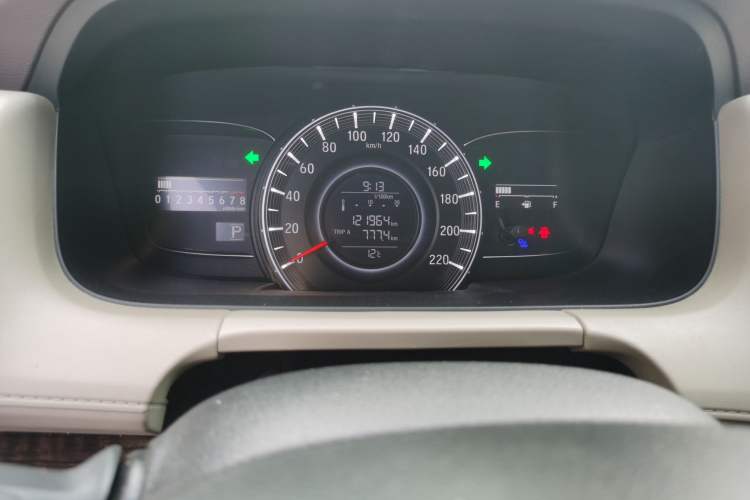 Used Honda Odyssey 2015 Updated Version 2.4L Smart Edition Odometer Close Up