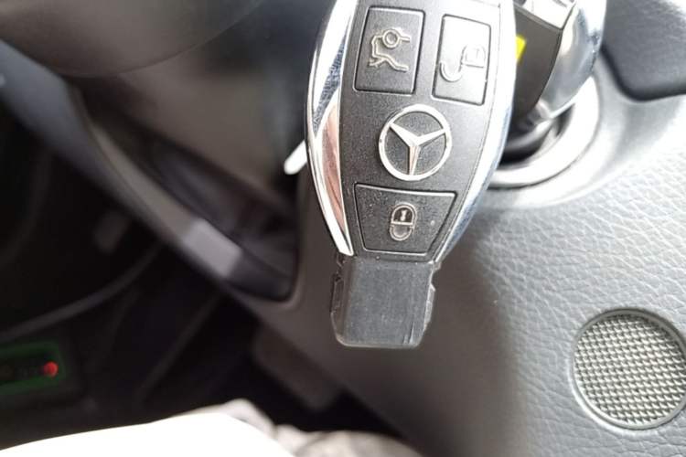 Used Mercedes-Benz C-Class 2011 C 200 Fashion Travel Edition
