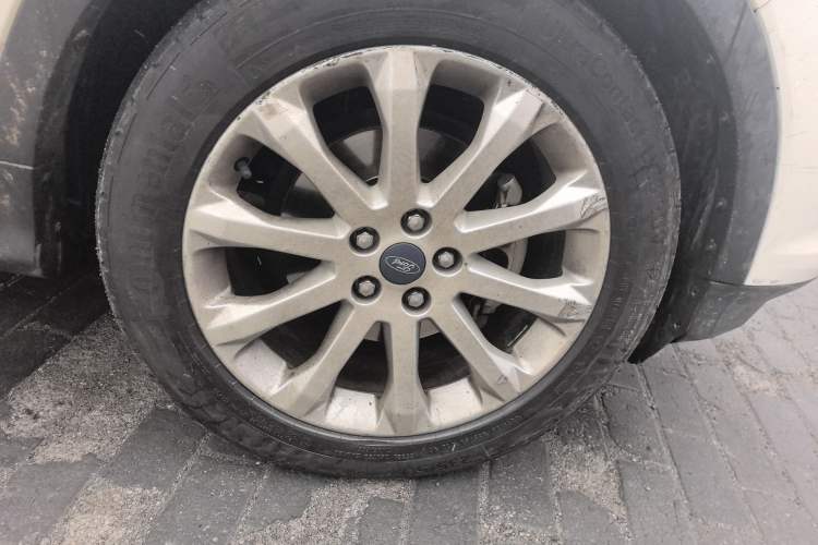 Used Ford Kuga 2013 1.6L GTDi Two-Wheel-Drive Trend Model