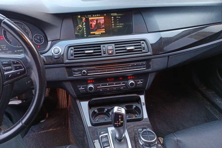 Used BMW 5 Series 2013 525Li Luxury Model Audio And AC Panel