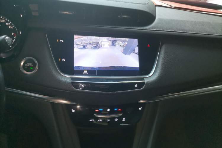 Used Cadillac XT5 2022 2.0T Two-Wheel Drive Luxury Version