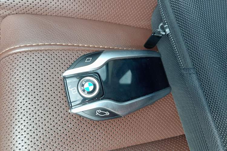 Used BMW X5 2021 xDrive40i Luxury Model with M Sport Package Vehicle Key