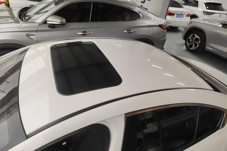 Used Mazda 3 Axela 2020 2.0L Automatic ZhiXuan Edition Roof