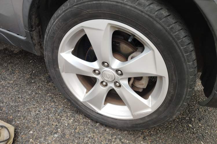 Used CHANGAN CS35 2015 1.6L Automatic Luxury Model China IV Standard Right Front Wheel Hub