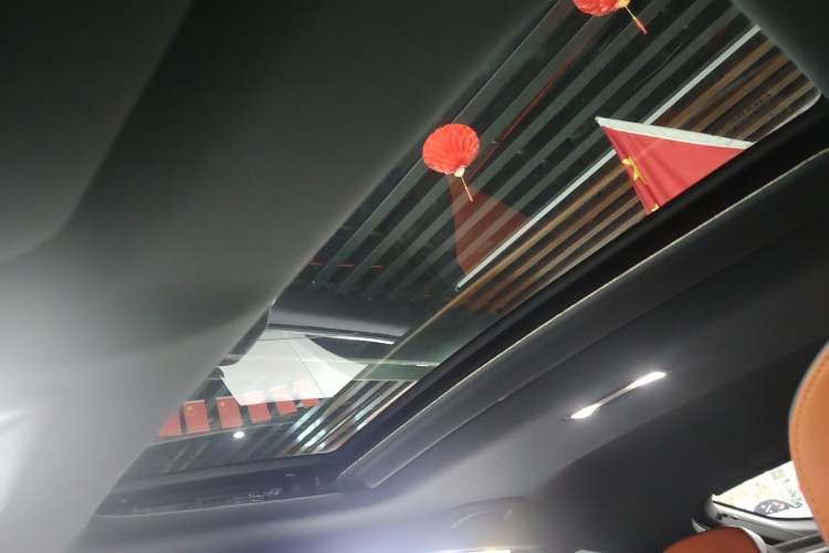 Used CHANGAN UNI-V iDD 2023 ZhiDian iDD 1.5T 113km Smart & Fun Version Headliner