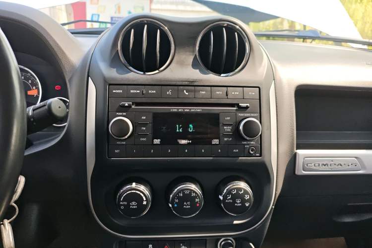 Used Jeep Compass 2014 Revised Version 2.4L Four-Wheel Drive Comfort Edition
