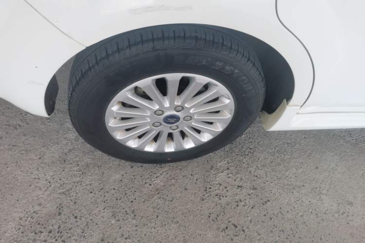 Used Ford Focus 2013 Hatchback Classic 1.8L Automatic Fashion Edition