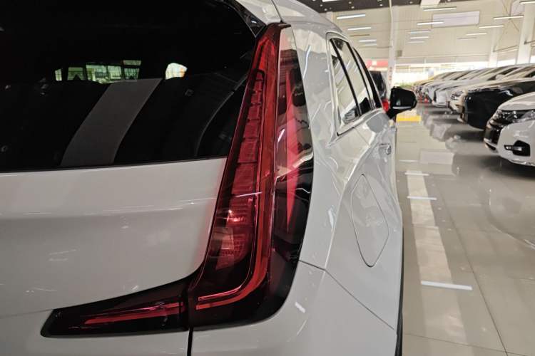 Used Cadillac XT4 2018 28T Two-Wheel Drive Tech Version