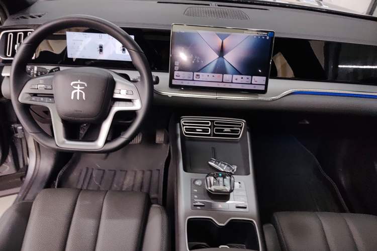 Used BYD Song Pro New Energy 2025 Second-Generation Intelligent Driving Version DM-i 115KM Superior Trim Center Console