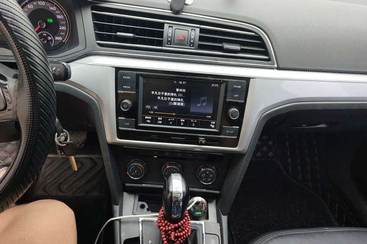 Used Volkswagen Lamando 2019 230TSI DSG Fashion Edition China V Standard
