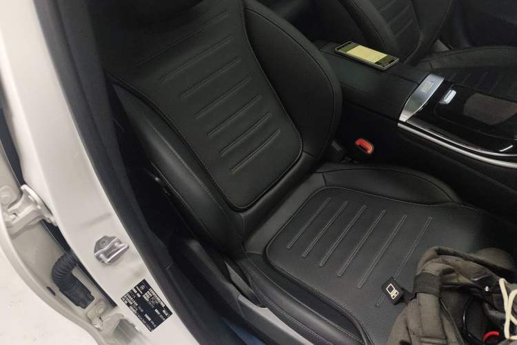 Used Mercedes-Benz C-Class 2023 Second Facelift C 260 L Starry Night Sports Edition Right Front Seat