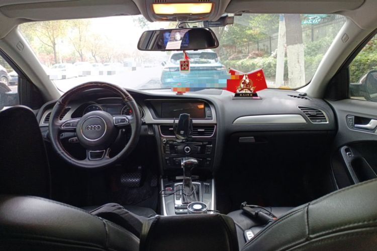 Used Audi A4L 2013 35 TFSI Automatic Standard Model Center Console