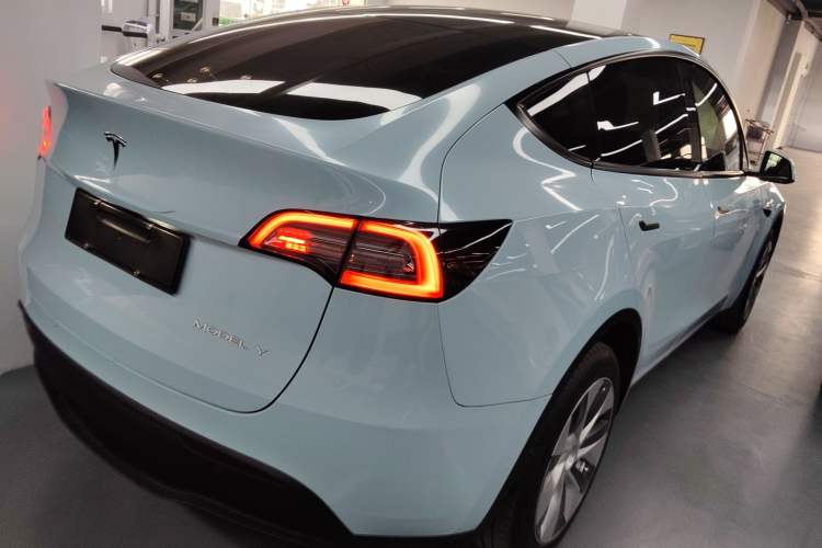 Used Tesla Model Y 2022 Long-Range All-Wheel-Drive Version
