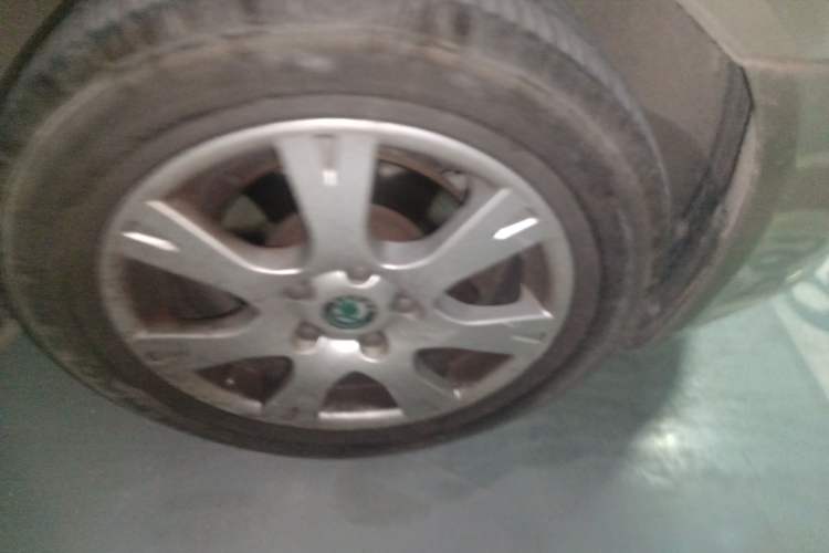 Used Skoda Octavia 2013 1.6L Manual Eado Edition