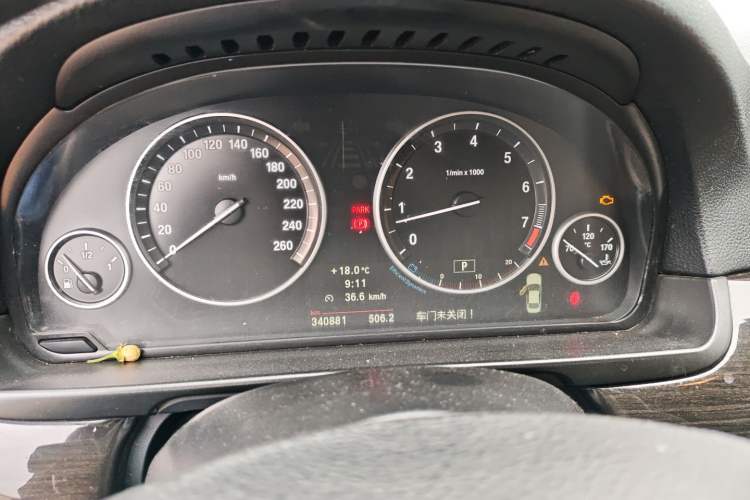 Used BMW 5 Series 2013 530Li Leading Model